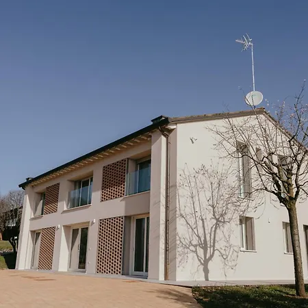 Tenuta Degli Ulivi * Giavera del Montello